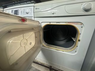 Secadora Balay Blanca con tubo de evacuación