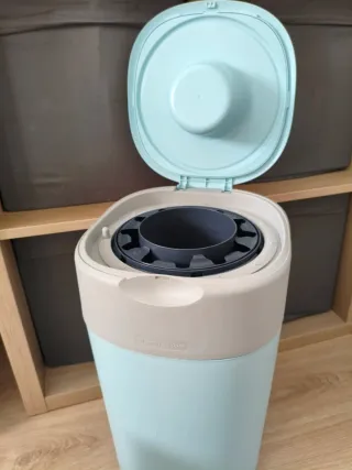 Contenedor de pañales Tommee Tippee con recambios