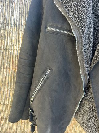 Chaqueta negra forrada