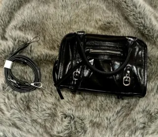 Mini bolso charol negro