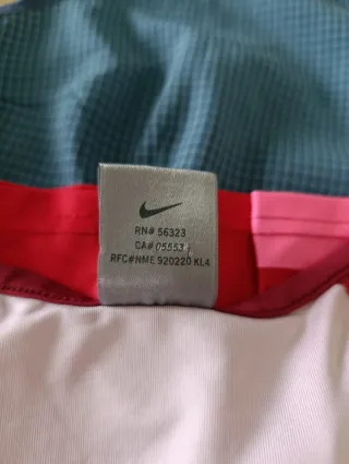 Maglia sportiva Nike donna rossa