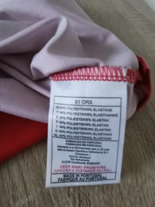 Maglia sportiva Nike donna rossa