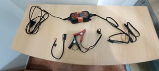 Cargador Batería Coche Black+Decker