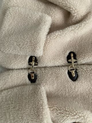 Abrigo Zara pelo beige