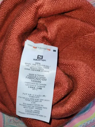 Gorro Salomon original a estrenar.