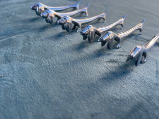 Reposacuchillos Perro Teckel Plata