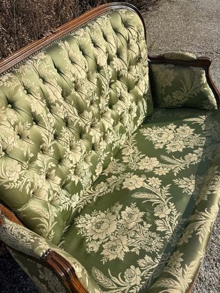 Sofá Isabelino Tapizado Tela y Madera