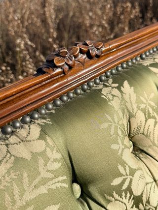 Sofá Isabelino Tapizado Tela y Madera