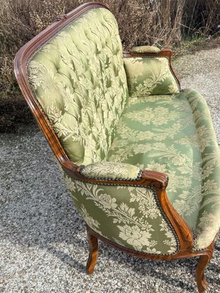 Sofá Isabelino Tapizado Tela y Madera