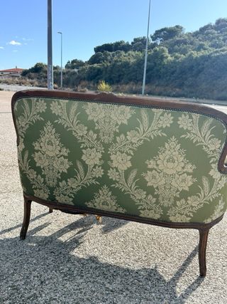 Sofá Isabelino Tapizado Tela y Madera
