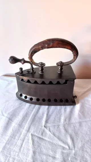 Plancha antigua de hierro