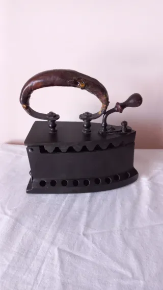 Plancha antigua de hierro