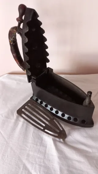 Plancha antigua de hierro