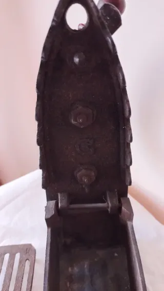 Plancha antigua de hierro