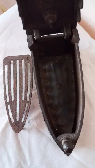 Plancha antigua de hierro