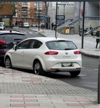SEAT LEON