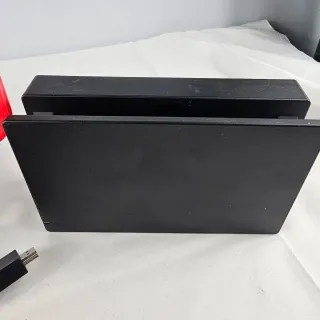Nintendo Switch Console con Dock e accessori