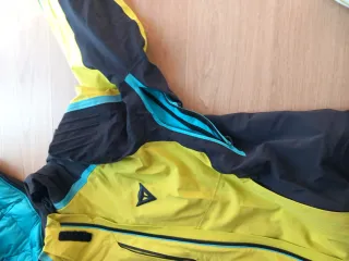 Chaqueta de esquí Dainese amarilla y negra