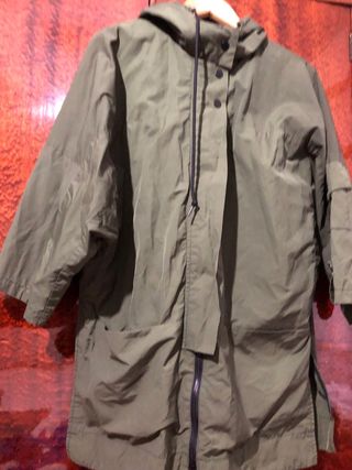 Gabardina Bimba y Lola Talla M Verde oliva .