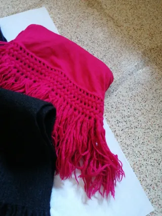 Stock accessori invernali: cappelli, guanti, sciar