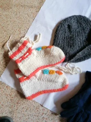 Stock accessori invernali: cappelli, guanti, sciar