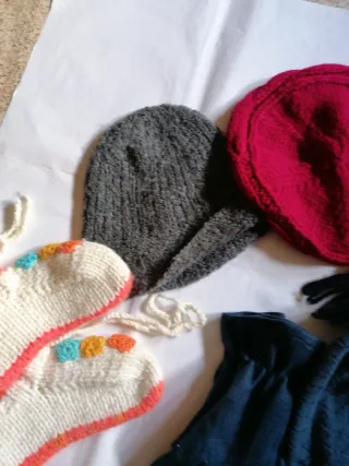 Stock accessori invernali: cappelli, guanti, sciar