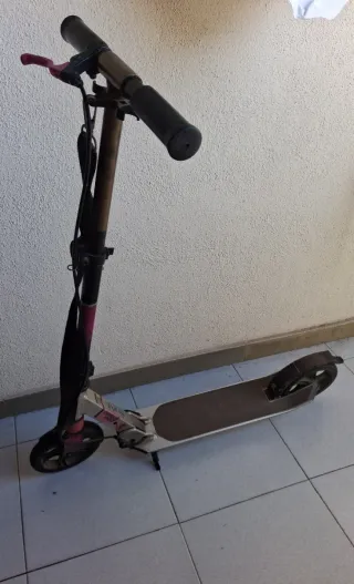 Patinete plegable con caballete