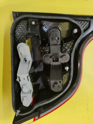 PILOTO TRASERO IZQUIERDO VOLVO S60