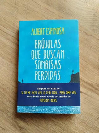 Brújulas que buscan sonrisas perdidas (Spanish ...