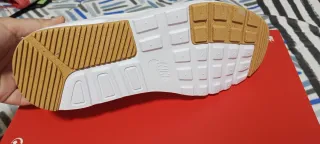 Zapatillas Nike Air Max Blancas y Plateadas