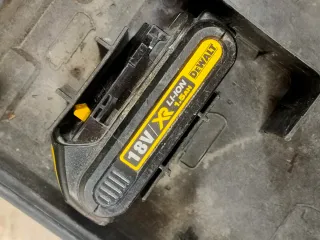 Taladro Dewalt 18V XR Li-Ion + 2 Baterías