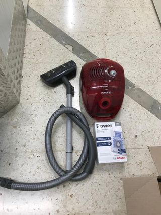 Aspirador Bosch Logo 2200w Rojo con Accesorios
