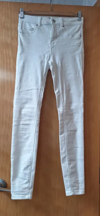 Pantalón blanco pitillo skinny push up t.26