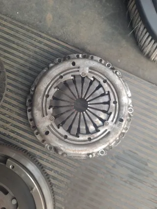 Embrague bimasa luk peugeot 1.6 hdi 323070110