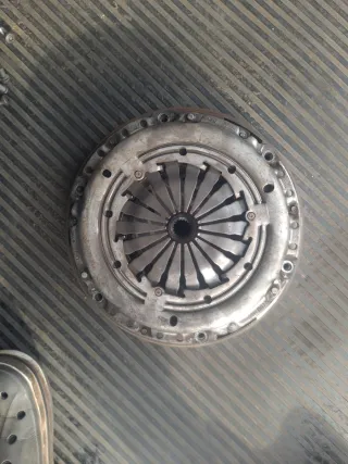 Embrague bimasa luk peugeot 1.6 hdi 323070110