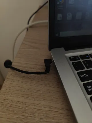 Ordenador portátil plata y negro