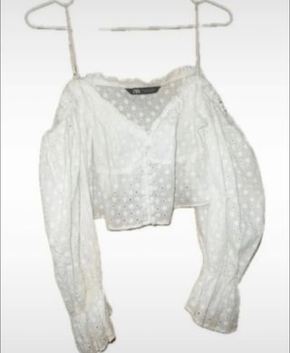 Blusa Zara manga larga bordada