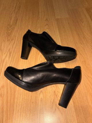 Zapatos de tacón negros