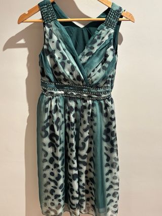 Vestido verde con estampado animal