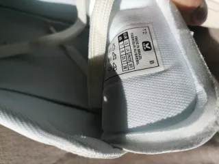 Deportivas Veja Blancas y Negras