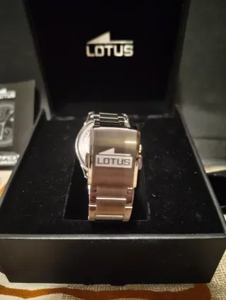 Reloj Lotus Hombre Negro y Plateado