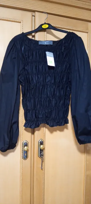 Camiseta negra Primark fruncida