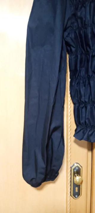 Camiseta negra Primark fruncida