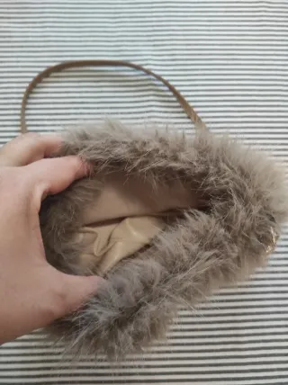 Bolso de pelo beige super bonito y cómodo
