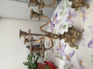 Portavelas de bronce dorado