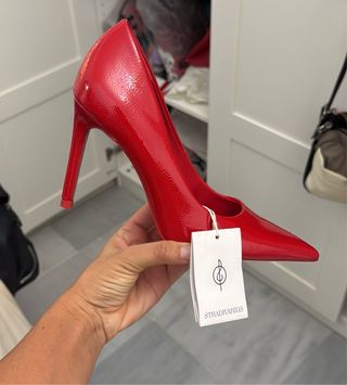 Zapatos de tacón rojos Stradivarius