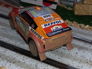 Coche de slot Scalextric Mitsubishi Montero Dakar