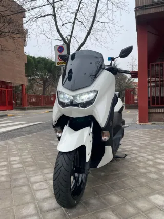 Moto Yamaha nmax