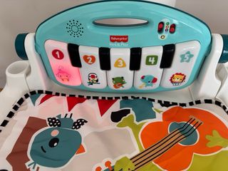 Gimnasio Patadita Fisher-Price Piano