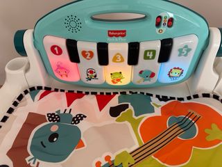 Gimnasio Patadita Fisher-Price Piano